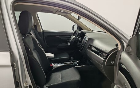Mitsubishi Outlander III рестайлинг 3, 2019 год, 2 275 000 рублей, 20 фотография