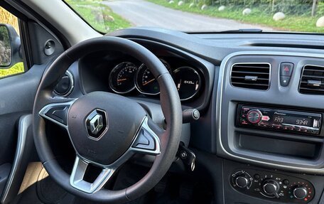 Renault Logan II, 2018 год, 1 100 000 рублей, 9 фотография