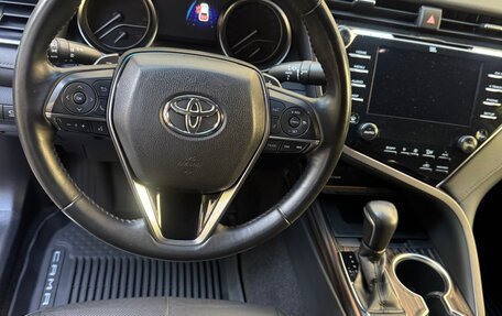 Toyota Camry, 2018 год, 2 650 000 рублей, 9 фотография