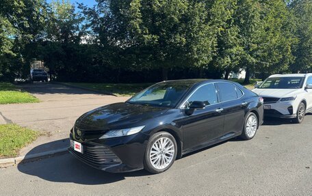 Toyota Camry, 2018 год, 2 650 000 рублей, 2 фотография