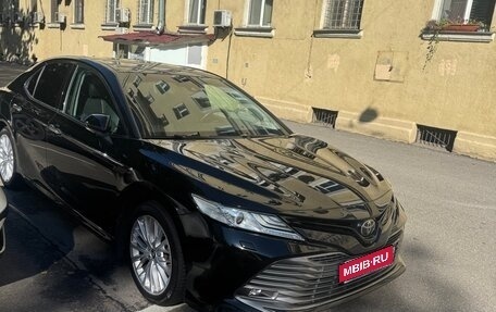 Toyota Camry, 2018 год, 2 650 000 рублей, 3 фотография