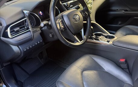 Toyota Camry, 2018 год, 2 650 000 рублей, 10 фотография