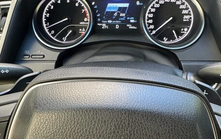 Toyota Camry, 2018 год, 2 650 000 рублей, 15 фотография
