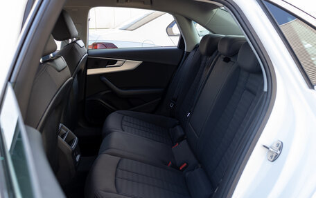 Audi A4, 2016 год, 2 000 000 рублей, 19 фотография
