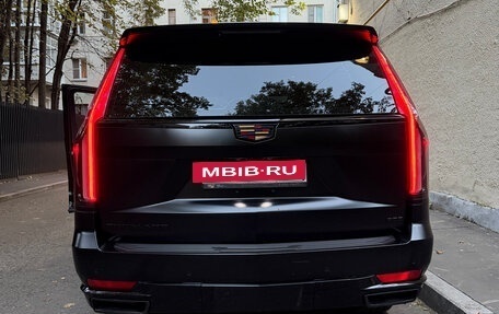 Cadillac Escalade V, 2022 год, 8 900 000 рублей, 3 фотография