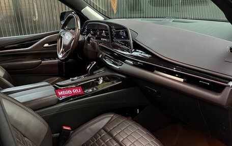 Cadillac Escalade V, 2022 год, 8 900 000 рублей, 10 фотография