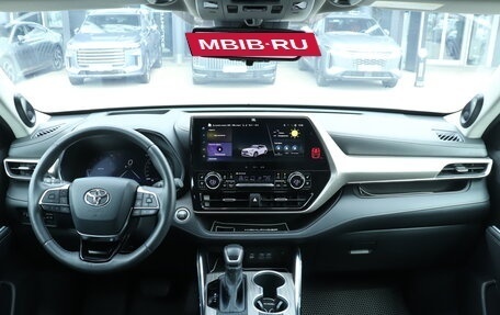 Toyota Highlander, 2025 год, 4 844 000 рублей, 12 фотография
