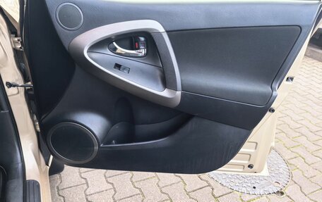 Toyota RAV4, 2012 год, 1 499 000 рублей, 13 фотография
