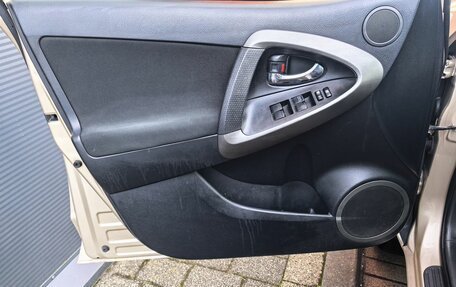 Toyota RAV4, 2012 год, 1 499 000 рублей, 12 фотография