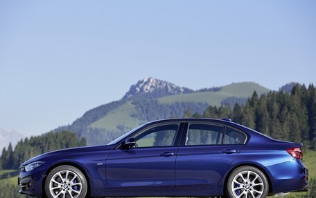 BMW 3 серия, 2018 год, 1 600 000 рублей, 2 фотография