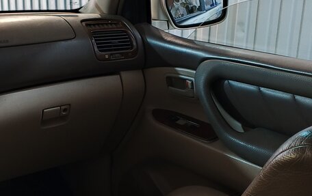 Toyota Land Cruiser 100 рестайлинг 2, 1999 год, 1 200 000 рублей, 4 фотография