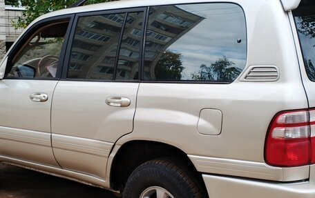 Toyota Land Cruiser 100 рестайлинг 2, 1999 год, 1 200 000 рублей, 2 фотография