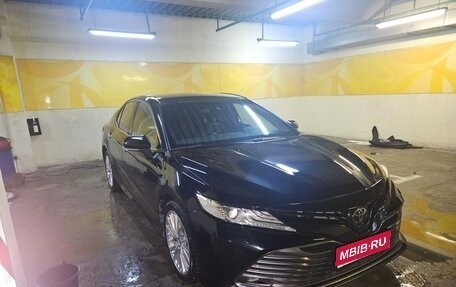 Toyota Camry, 2019 год, 2 700 000 рублей, 1 фотография