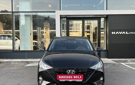 Hyundai Solaris II рестайлинг, 2021 год, 1 549 000 рублей, 2 фотография