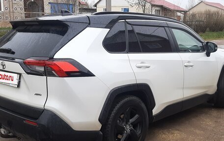 Toyota RAV4, 2020 год, 3 000 000 рублей, 4 фотография