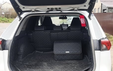 Toyota RAV4, 2020 год, 3 000 000 рублей, 7 фотография