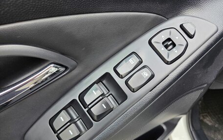 Hyundai ix35 I рестайлинг, 2011 год, 850 000 рублей, 26 фотография
