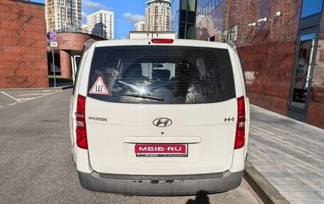 Hyundai H-1 II рестайлинг, 2014 год, 1 850 000 рублей, 2 фотография