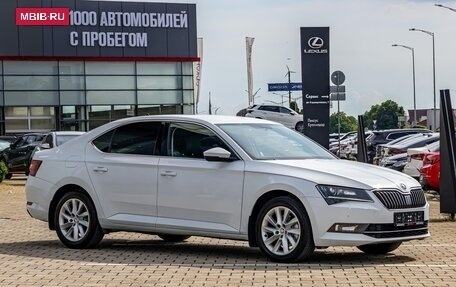 Skoda Superb III рестайлинг, 2019 год, 1 615 000 рублей, 3 фотография