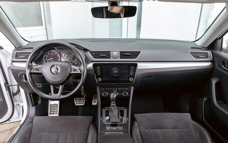 Skoda Superb III рестайлинг, 2019 год, 1 615 000 рублей, 16 фотография