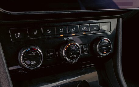 Skoda Superb III рестайлинг, 2019 год, 1 615 000 рублей, 15 фотография