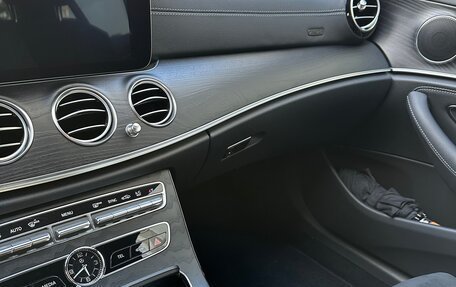 Mercedes-Benz E-Класс, 2019 год, 3 600 000 рублей, 3 фотография