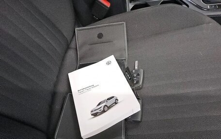 Volkswagen Tiguan II, 2022 год, 2 342 000 рублей, 6 фотография