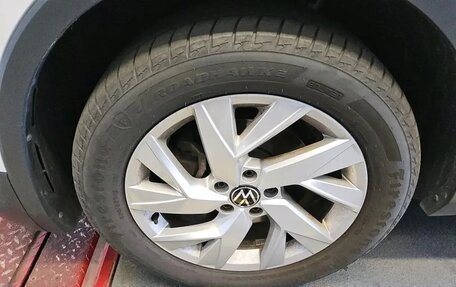 Volkswagen Tiguan II, 2022 год, 2 342 000 рублей, 5 фотография