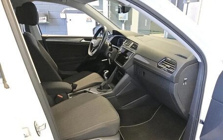 Volkswagen Tiguan II, 2022 год, 2 342 000 рублей, 8 фотография