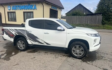 Mitsubishi L200 IV рестайлинг, 2023 год, 3 400 000 рублей, 3 фотография