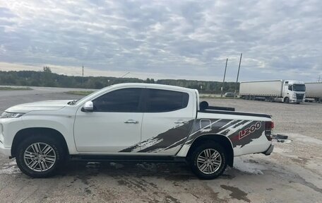 Mitsubishi L200 IV рестайлинг, 2023 год, 3 400 000 рублей, 8 фотография