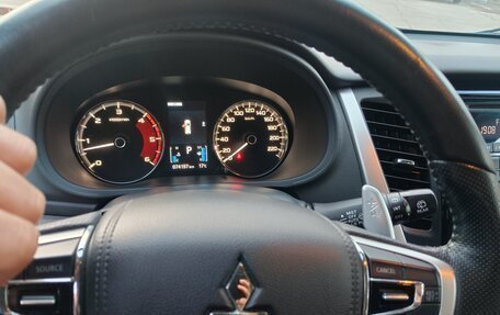 Mitsubishi Pajero Sport III рестайлинг, 2018 год, 3 600 000 рублей, 15 фотография