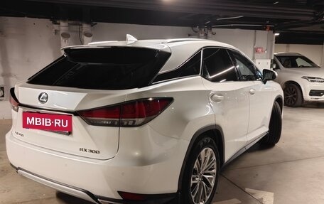 Lexus RX IV рестайлинг, 2020 год, 5 000 000 рублей, 3 фотография