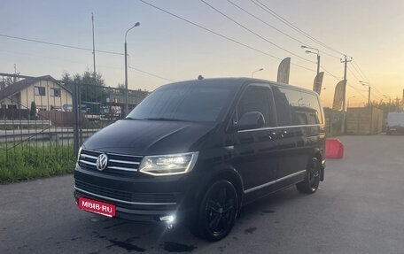Volkswagen Multivan T6 рестайлинг, 2019 год, 7 100 000 рублей, 1 фотография