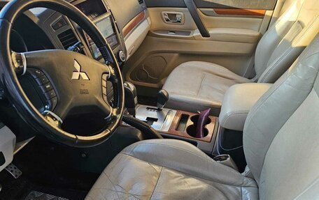 Mitsubishi Pajero IV, 2007 год, 1 550 000 рублей, 17 фотография