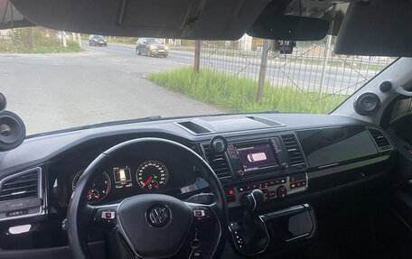 Volkswagen Multivan T6 рестайлинг, 2019 год, 7 100 000 рублей, 7 фотография
