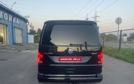 Volkswagen Multivan T6 рестайлинг, 2019 год, 7 100 000 рублей, 5 фотография