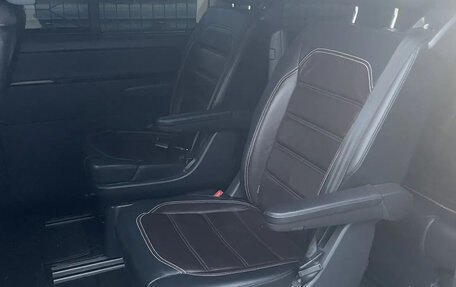Volkswagen Multivan T6 рестайлинг, 2019 год, 7 100 000 рублей, 13 фотография