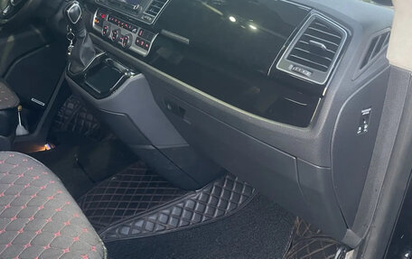 Volkswagen Multivan T6 рестайлинг, 2019 год, 7 100 000 рублей, 14 фотография