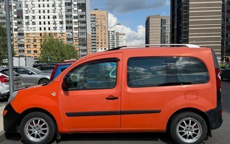 Renault Kangoo II рестайлинг, 2010 год, 600 000 рублей, 2 фотография