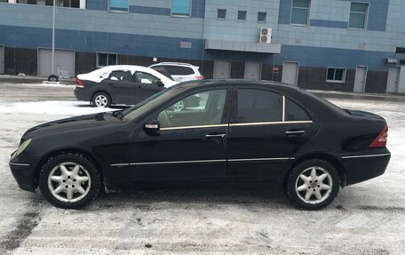 Mercedes-Benz C-Класс, 2003 год, 520 000 рублей, 4 фотография