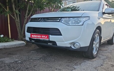 Mitsubishi Outlander III рестайлинг 3, 2013 год, 1 300 000 рублей, 1 фотография