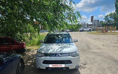 Mitsubishi Outlander III рестайлинг 3, 2013 год, 1 300 000 рублей, 4 фотография