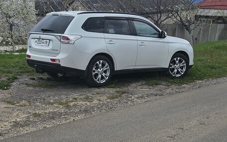 Mitsubishi Outlander III рестайлинг 3, 2013 год, 1 300 000 рублей, 22 фотография
