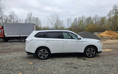Mitsubishi Outlander III рестайлинг 3, 2013 год, 1 300 000 рублей, 24 фотография