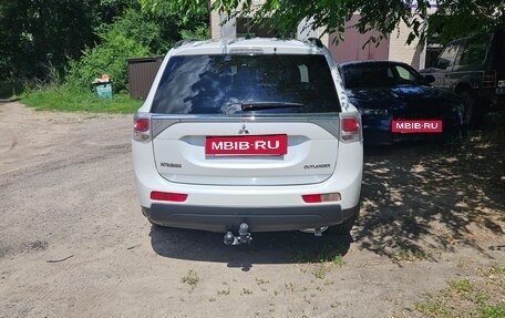 Mitsubishi Outlander III рестайлинг 3, 2013 год, 1 300 000 рублей, 5 фотография