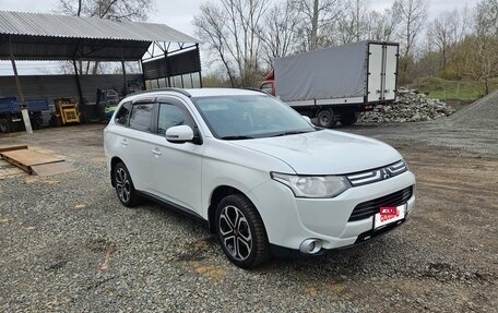 Mitsubishi Outlander III рестайлинг 3, 2013 год, 1 300 000 рублей, 23 фотография