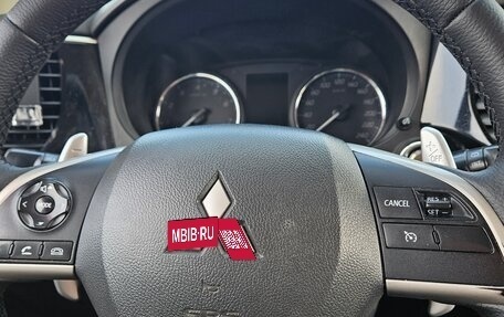 Mitsubishi Outlander III рестайлинг 3, 2013 год, 1 300 000 рублей, 25 фотография