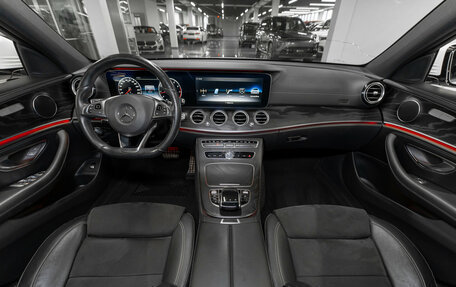 Mercedes-Benz E-Класс, 2017 год, 3 420 000 рублей, 8 фотография