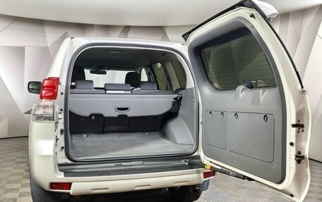 Toyota Land Cruiser Prado 150 рестайлинг 2, 2013 год, 2 700 000 рублей, 11 фотография